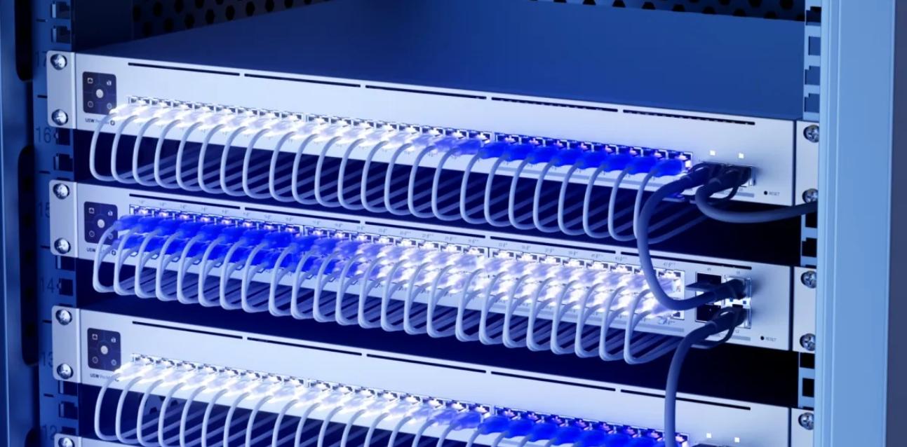 Switch UniFi Pro Max 24 PoE 