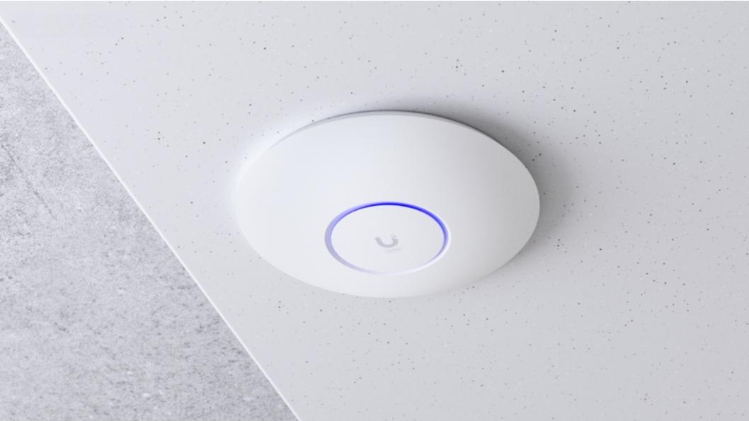 UniFi 6 Plus (U6+)