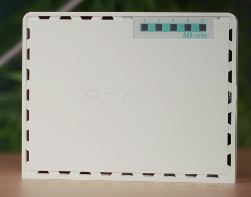 Router MikroTik hEX Refresh (E50UG)