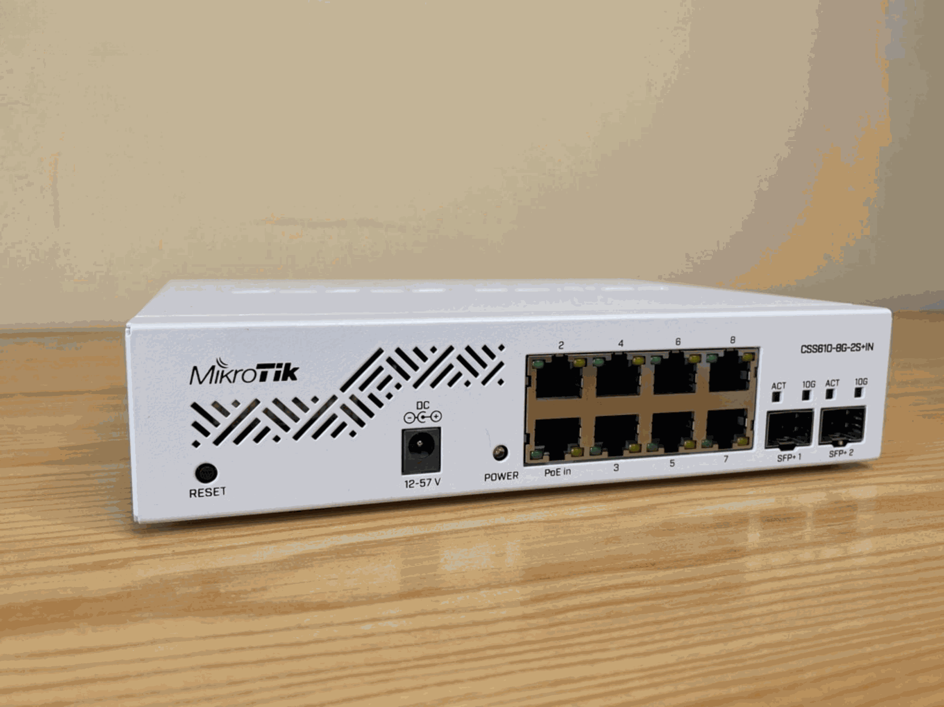 Switch MikroTik CSS610-8G-2S+IN