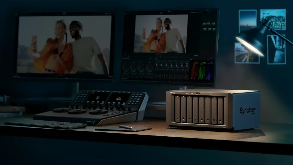 Thiết bị lưu trữ NAS Synology DS1825+ 